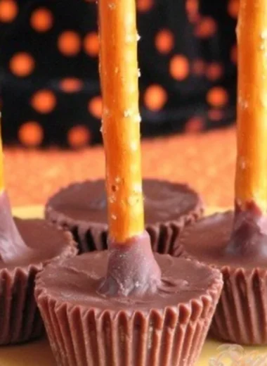 Halloween party ideas with Hocus Pocus themes, snacks, and decorations.