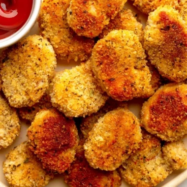 Healthy chicken nuggets served with dipping sauce